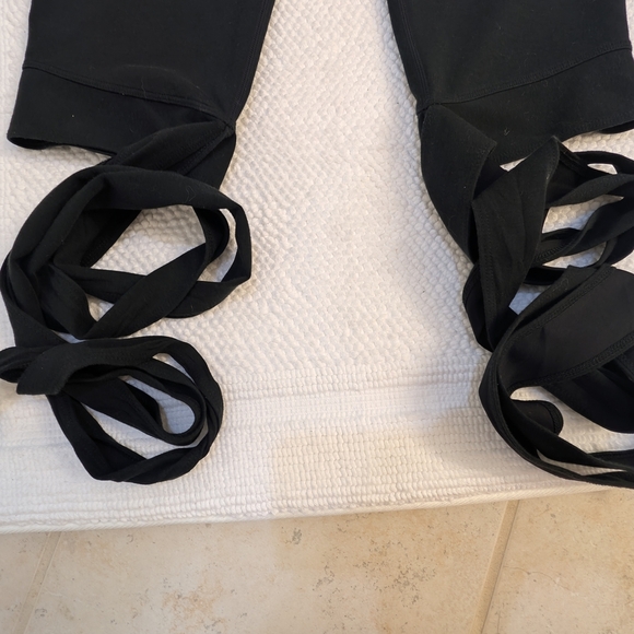 Free People Movement "Turnout Leggings” with Ballet Ties Size Medium - Picture 8 of 8
